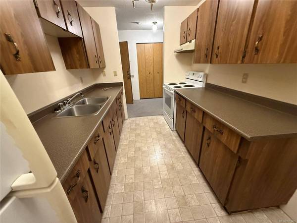 755 Hillside Ave #306, Victoria, BC V8T 5B3