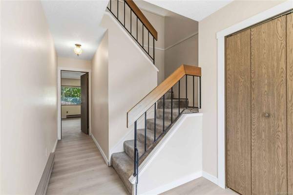 2020 White Birch Rd ##20, Sidney, BC V8L 2R1