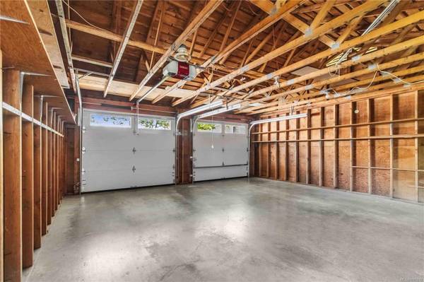 2020 White Birch Rd ##20, Sidney, BC V8L 2R1