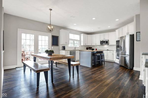 6545 Briarwood PL, Zionsville, IN 46077