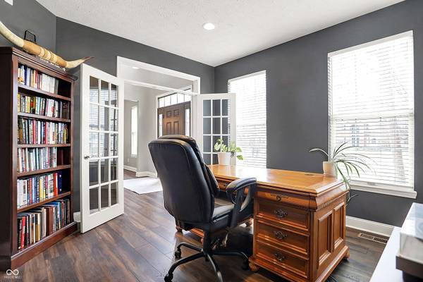 6545 Briarwood PL, Zionsville, IN 46077