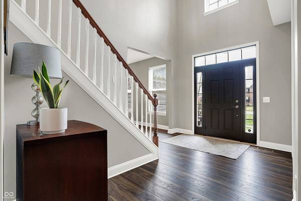 6545 Briarwood PL, Zionsville, IN 46077