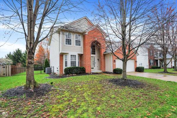 6037 Porter LN, Noblesville, IN 46062