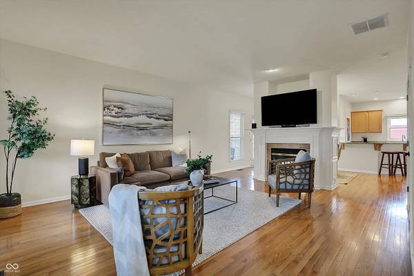 2037 Rhettsbury ST, Carmel, IN 46032