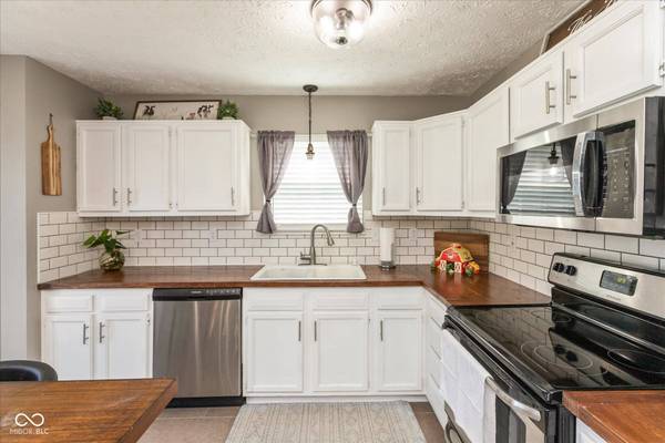 12929 Shandon LN, Fishers, IN 46038