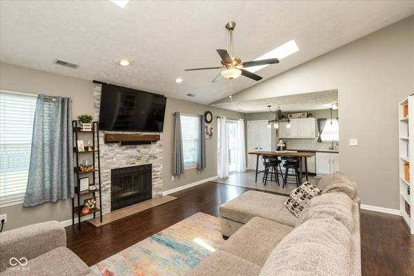 12929 Shandon LN, Fishers, IN 46038