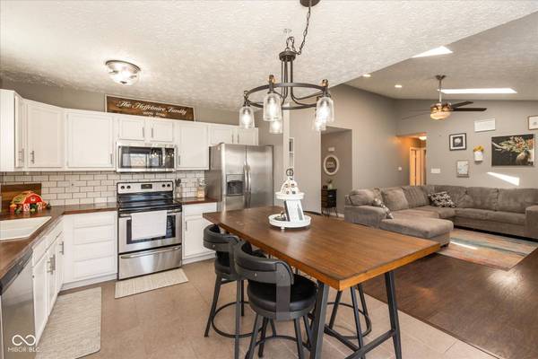 12929 Shandon LN, Fishers, IN 46038