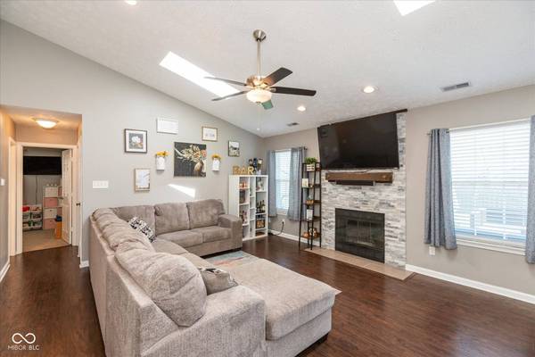 12929 Shandon LN, Fishers, IN 46038