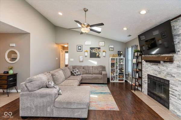 12929 Shandon LN, Fishers, IN 46038