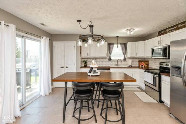 12929 Shandon LN, Fishers, IN 46038