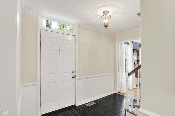 70 Williamsburg CT, Zionsville, IN 46077