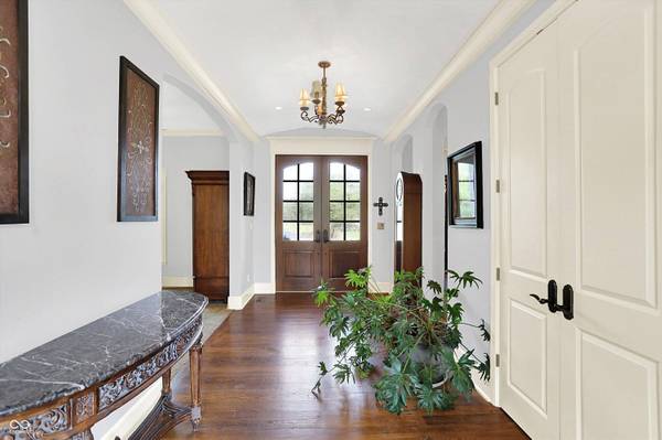 8581 Hunt Club RD, Zionsville, IN 46077