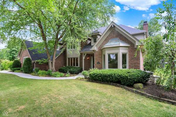 9015 Admirals Pointe DR, Indianapolis, IN 46236