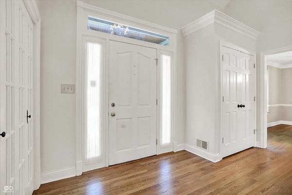 9015 Admirals Pointe DR, Indianapolis, IN 46236