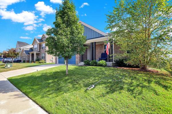 6533 Treeline LN, Mccordsville, IN 46055