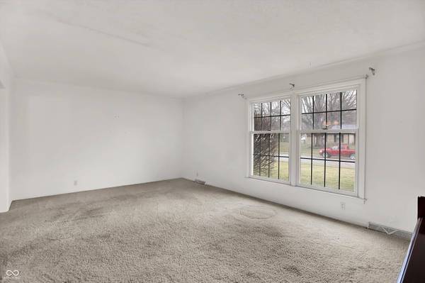 10806 E Lakeshore DR, Carmel, IN 46033