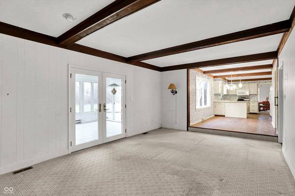 10806 E Lakeshore DR, Carmel, IN 46033