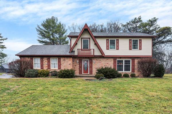 10806 E Lakeshore DR, Carmel, IN 46033