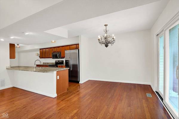 354 Dominion DR, Zionsville, IN 46077