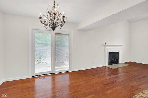 354 Dominion DR, Zionsville, IN 46077