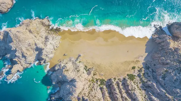 As Maui Restricts Rentals, Los Cabos Continues to Welcome Investors