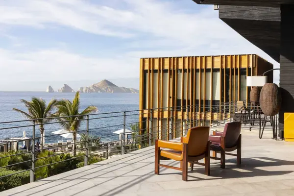 Buying or Selling a Hotel in Los Cabos: An Investor's Guide