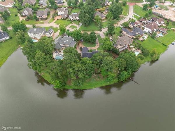 1078 Waters Edge Circle, Shreveport, LA 71106
