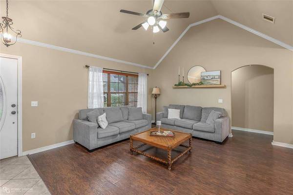 155 Lola Circle, Benton, LA 71006