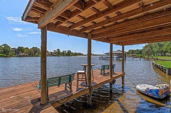 219 Bay Hills Drive, Benton, LA 71006