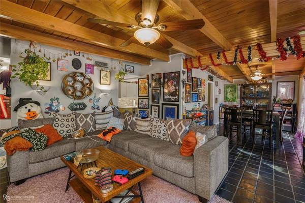 327 Meadowbrook Lane, Shreveport, LA 71105