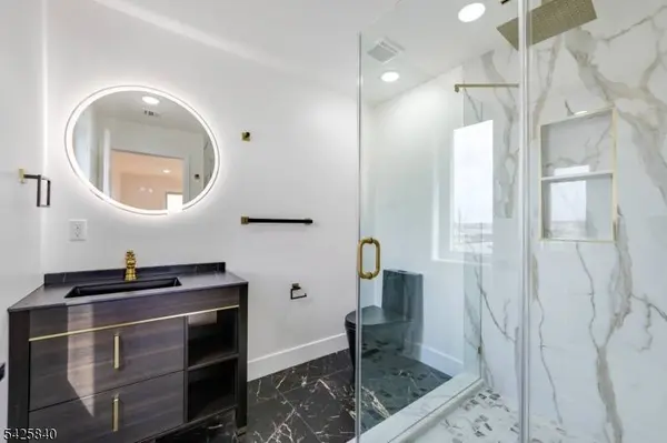270 Lafayette Ave #2, Lyndhurst Twp., NJ 07071