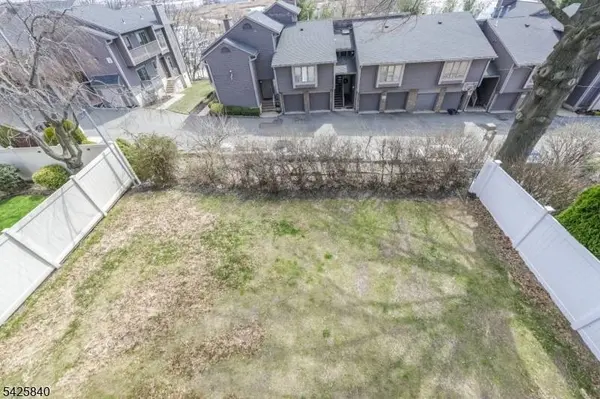 270 Lafayette Ave #2, Lyndhurst Twp., NJ 07071