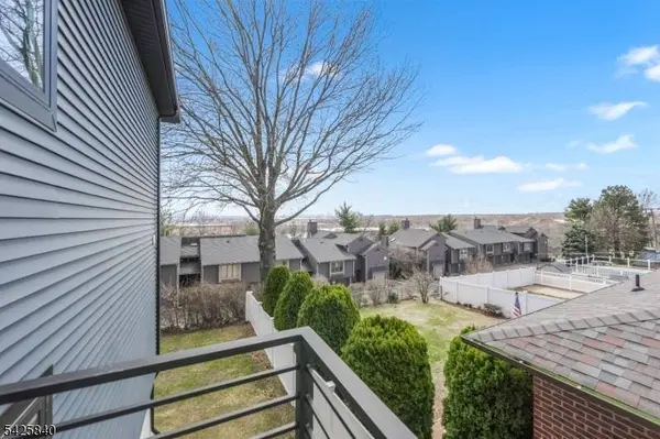 270 Lafayette Ave #2, Lyndhurst Twp., NJ 07071