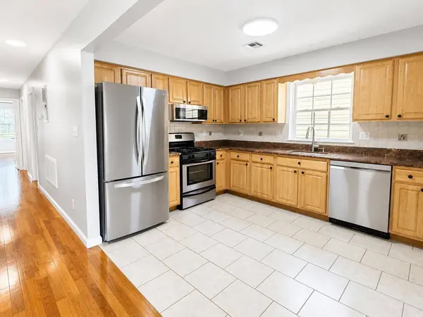 14 NORTH END TERRACE  #1, Newark, NJ 07104-4404