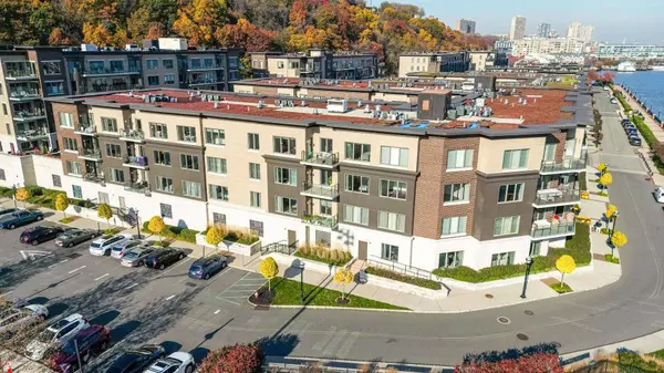 150 HENLEY PL #404, Weehawken, NJ 07086