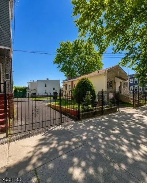 254 Berkeley Ave, Newark City, NJ 07107