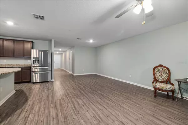 8552 LAKE GEORGE CIR W, Macclenny, FL 32063