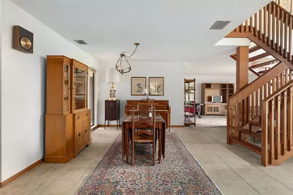 55 VILLAGE CIR, Palm Coast, FL 32164