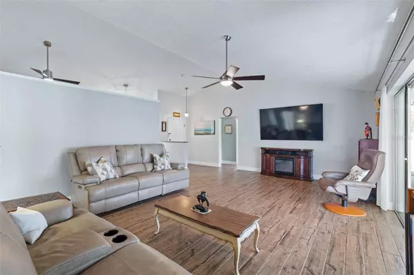 48 AARON CIR, Ormond Beach, FL 32174