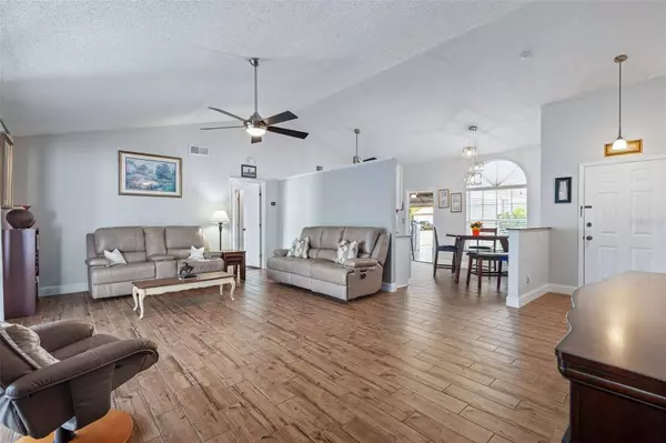 48 AARON CIR, Ormond Beach, FL 32174