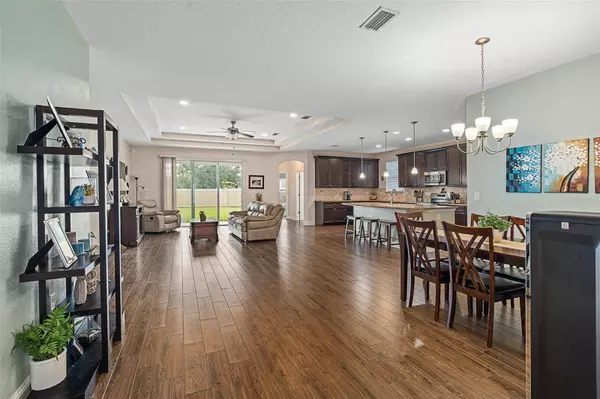 139 N STARLING DR, Palm Coast, FL 32164