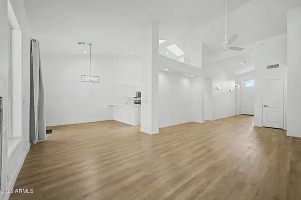 3326 N 42nd Street, Phoenix, AZ 85018