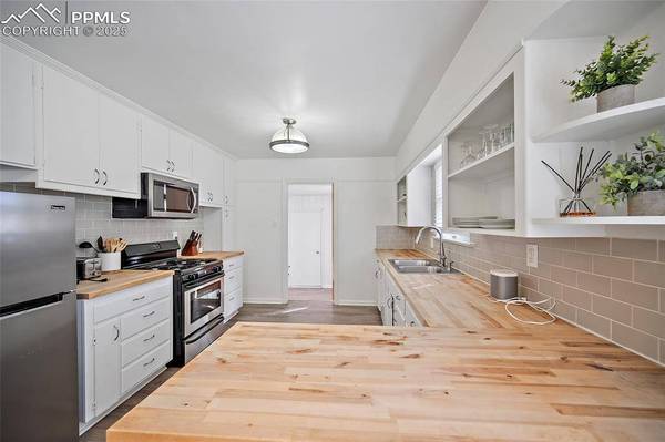 137 N 14th ST, Colorado Springs, CO 80904