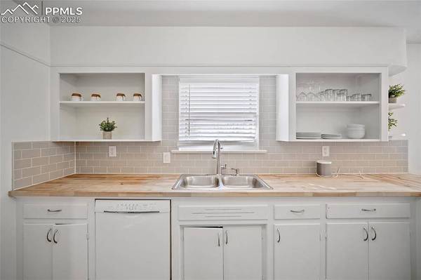 137 N 14th ST, Colorado Springs, CO 80904