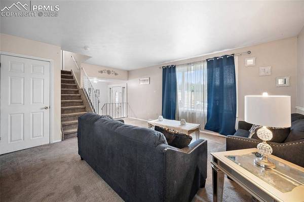 1426 De Reamer CIR, Colorado Springs, CO 80915