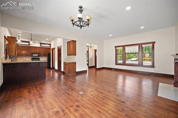 1727 N Royer ST, Colorado Springs, CO 80907