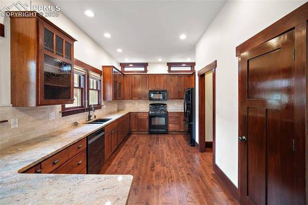 1727 N Royer ST, Colorado Springs, CO 80907