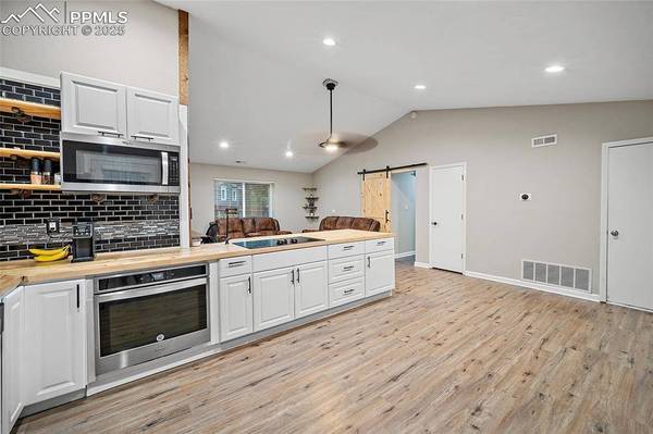 841 Dawn Break LOOP, Colorado Springs, CO 80910