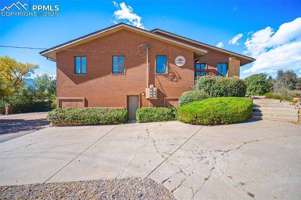 2103 W Uintah ST, Colorado Springs, CO 80904