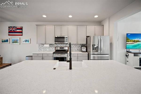 7227 Berrybrook LN, Colorado Springs, CO 80918